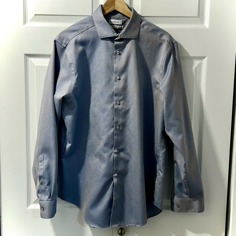 Calvin Klein Blue Spread Collar Dress Shirt 16.5/34-35